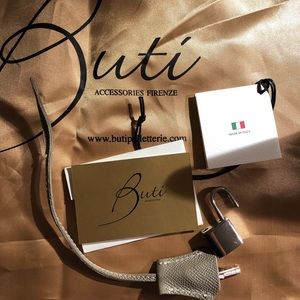 Buti Bag (by Teddy Blake)